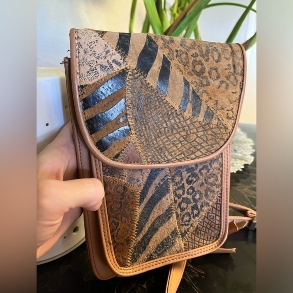 Vintage leather animal print patchwork, compartments tan and black Crossbody bag